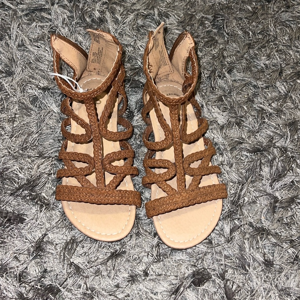 Girls sandals